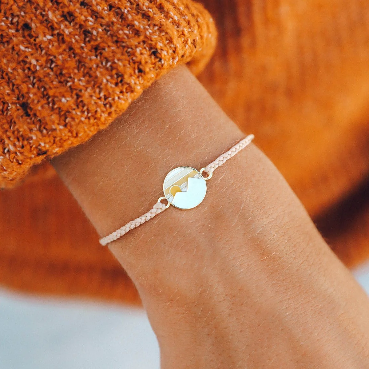 Pura Vida Twin Peaks Gold Bracelet - Image 4