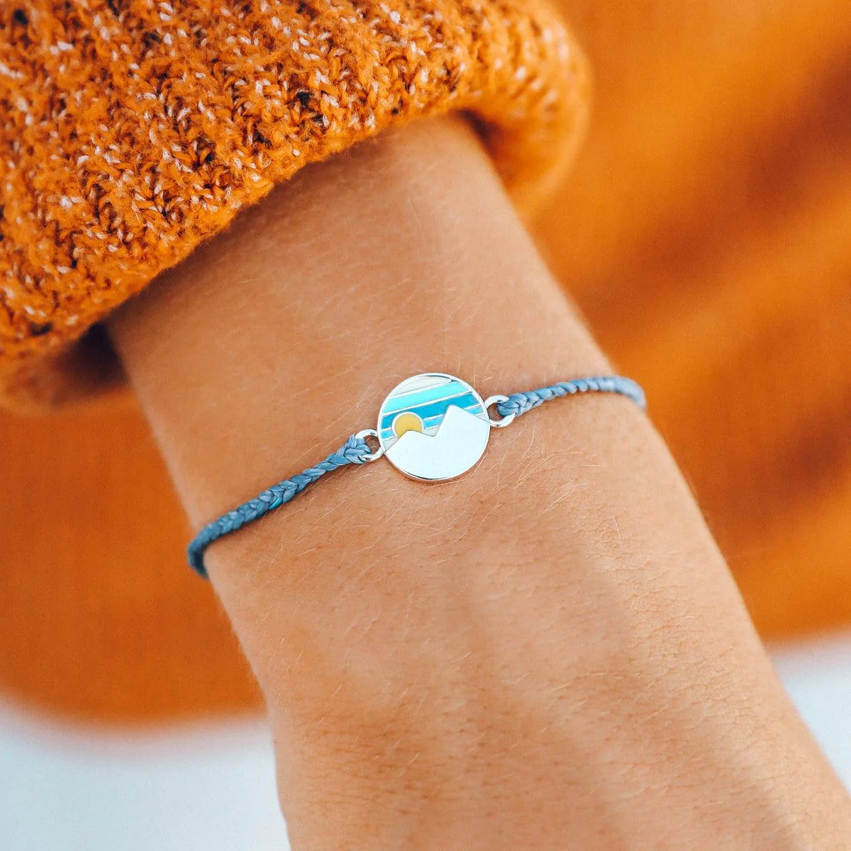 Pura Vida Twin Peaks Gold Bracelet - Image 5