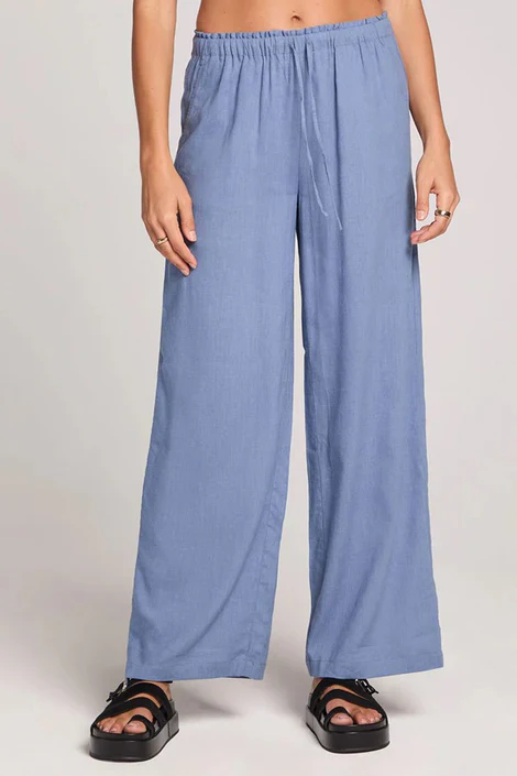 Saltwater Luxe Women's Woven Pull On Pant - Worn Blue
